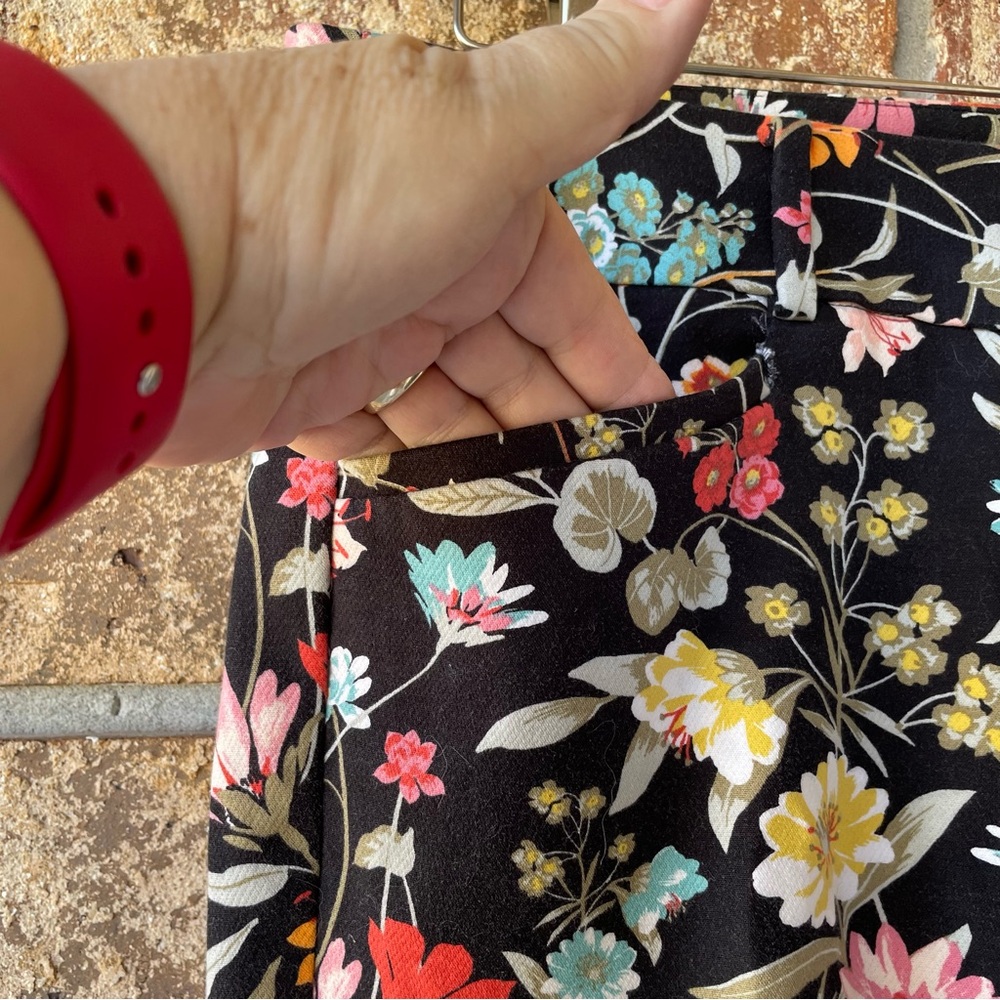 Loft The Riviera Pant Ladies Size 8 Gorgeous Florals! Side Pockets Excellent! - Picture 5 of 11
